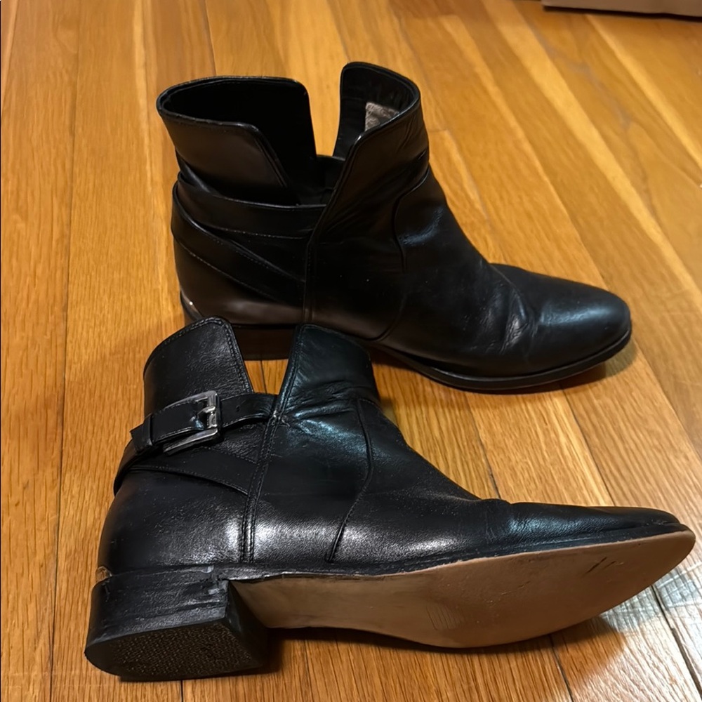 Michael Kors Black Leather Ankle Boots Size 8.5 low heeled Womens Booties